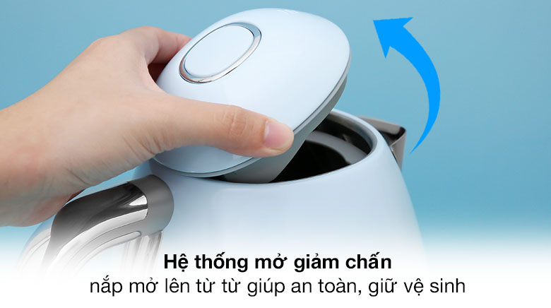 Mở nắp giảm chấn - Bình đun siêu tốc Smeg 1.7 lít KLF03PBEU (535.43.678)