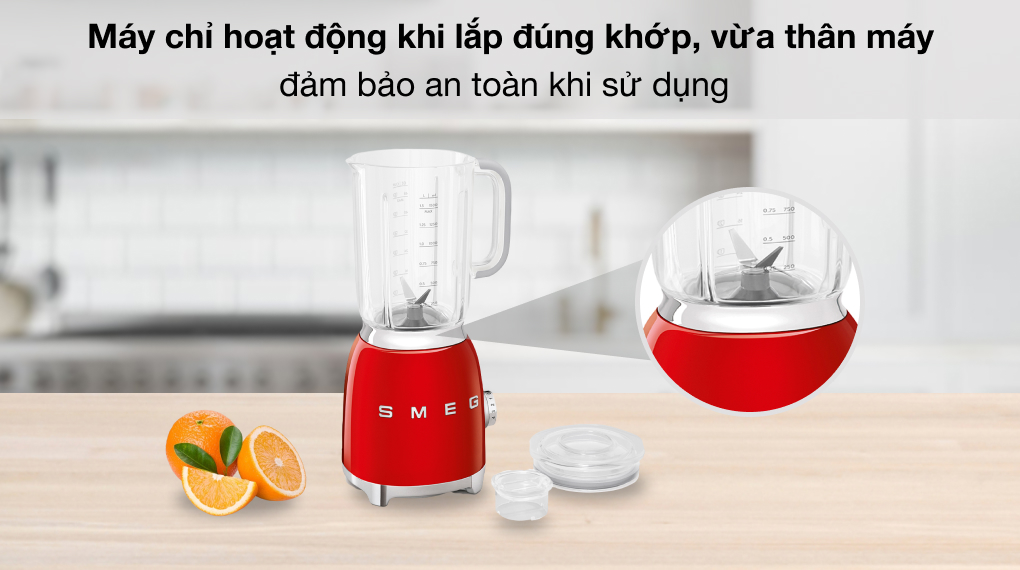 Máy xay sinh tố Smeg BLF01RDEU (535.43.639) - Lắp đúng khớp